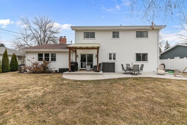 533 N CANTERBURY DRIVE, Appleton, WI 54915