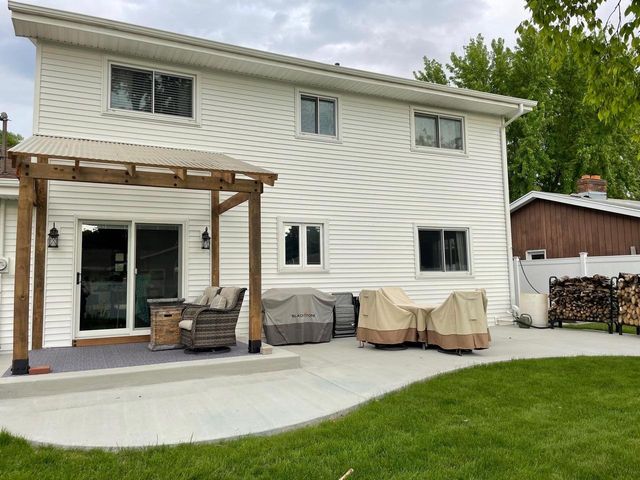 533 N CANTERBURY DRIVE, Appleton, WI 54915