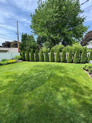 533 N CANTERBURY DRIVE, Appleton, WI 54915