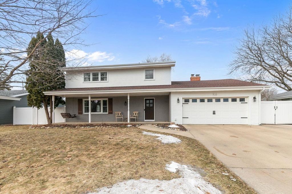 533 N CANTERBURY DRIVE, Appleton, WI 54915