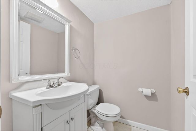 5627 Blendon Place Drive, 79C, Columbus, OH 43230