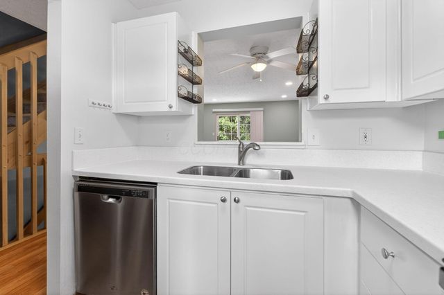 5627 Blendon Place Drive, 79C, Columbus, OH 43230