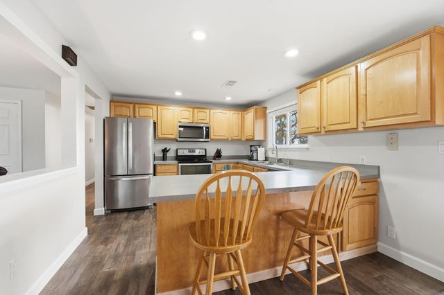 2415 Marion Court, Redding, CA 96001