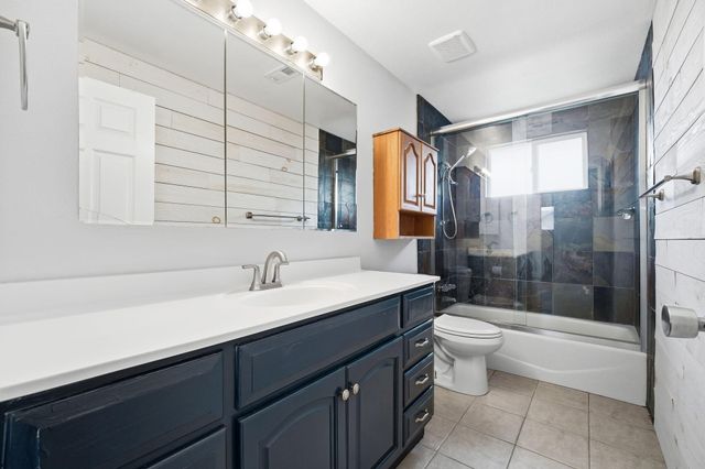 2415 Marion Court, Redding, CA 96001