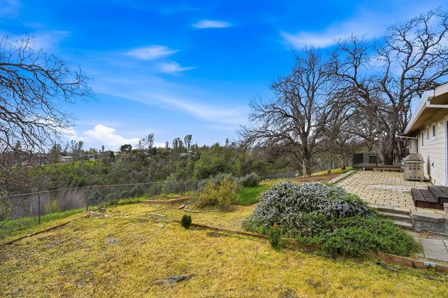 2415 Marion Court, Redding, CA 96001