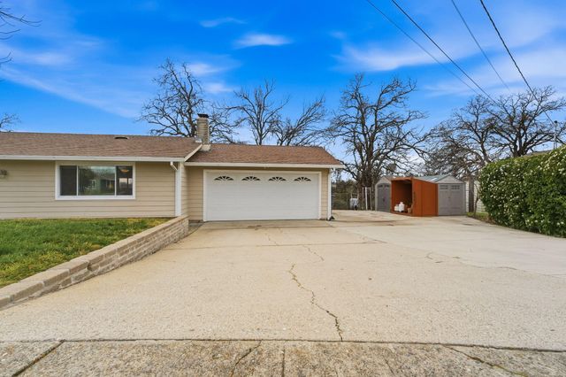 2415 Marion Court, Redding, CA 96001