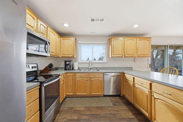 2415 Marion Court, Redding, CA 96001