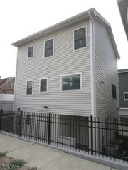 182 E 25Th St A, Paterson City, NJ 07514
