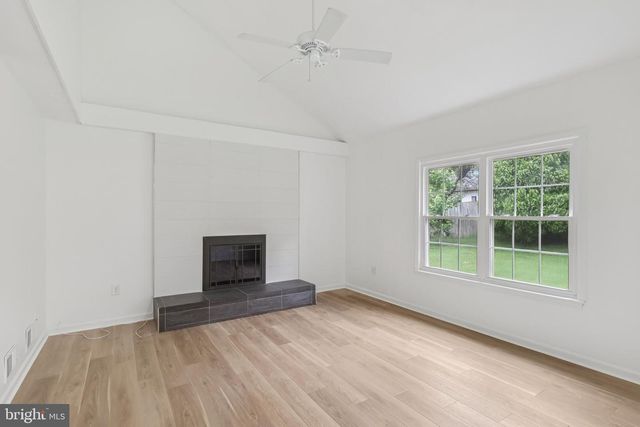 213 HAZEL RIDGE DR, Talleyville, DE 19803