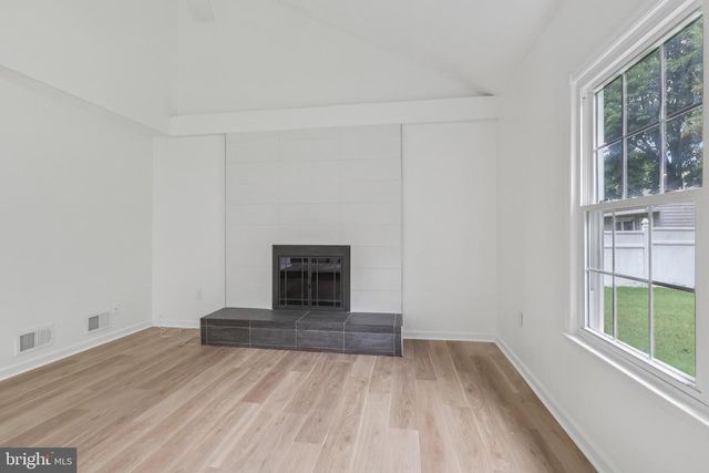 213 HAZEL RIDGE DR, Talleyville, DE 19803