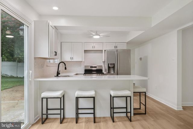 213 HAZEL RIDGE DR, Talleyville, DE 19803