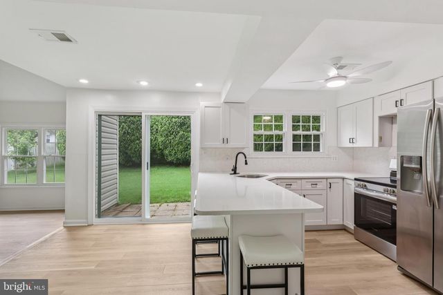 213 HAZEL RIDGE DR, Talleyville, DE 19803