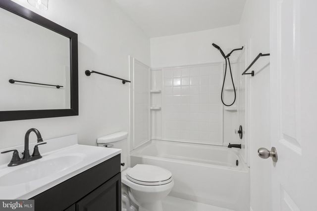 213 HAZEL RIDGE DR, Talleyville, DE 19803