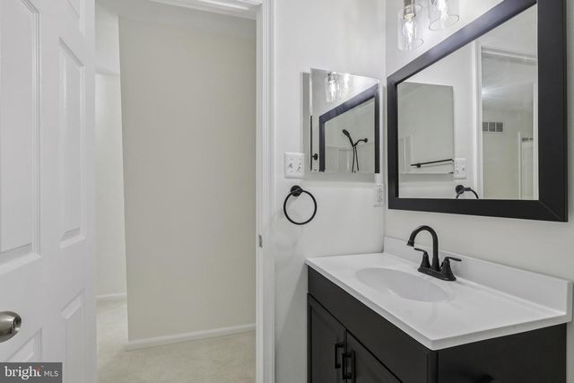 213 HAZEL RIDGE DR, Talleyville, DE 19803