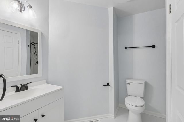 213 HAZEL RIDGE DR, Talleyville, DE 19803