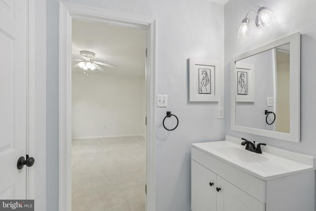 213 HAZEL RIDGE DR, Talleyville, DE 19803