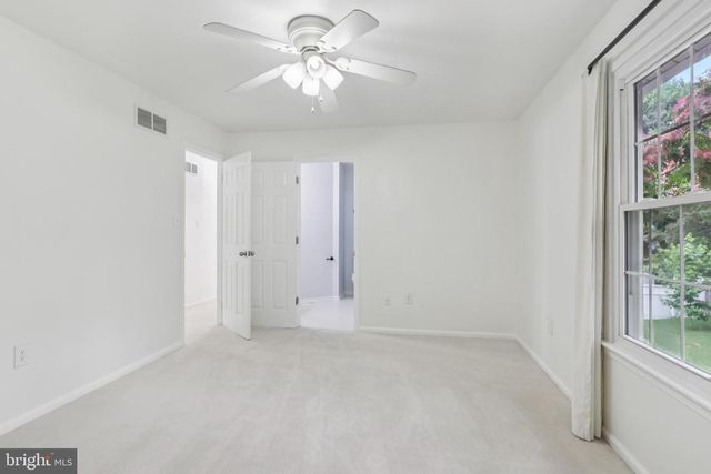 213 HAZEL RIDGE DR, Talleyville, DE 19803