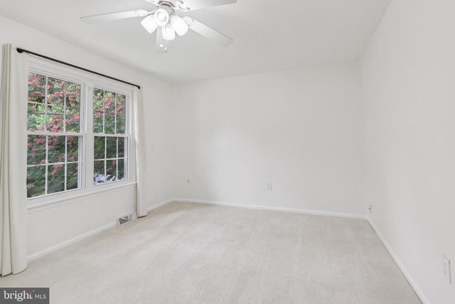 213 HAZEL RIDGE DR, Talleyville, DE 19803