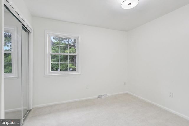 213 HAZEL RIDGE DR, Talleyville, DE 19803