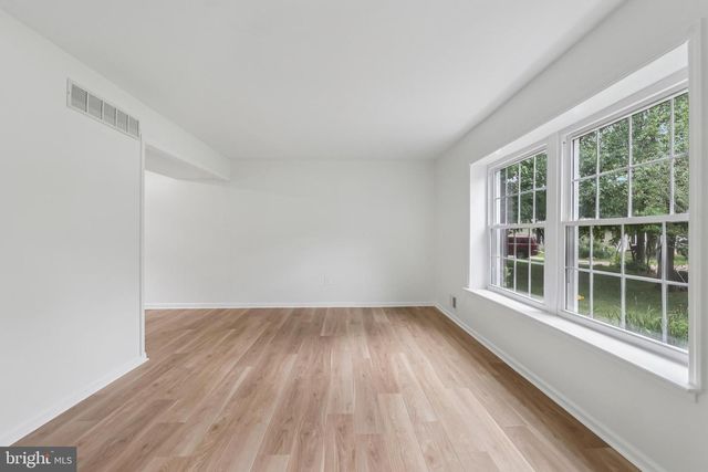 213 HAZEL RIDGE DR, Talleyville, DE 19803