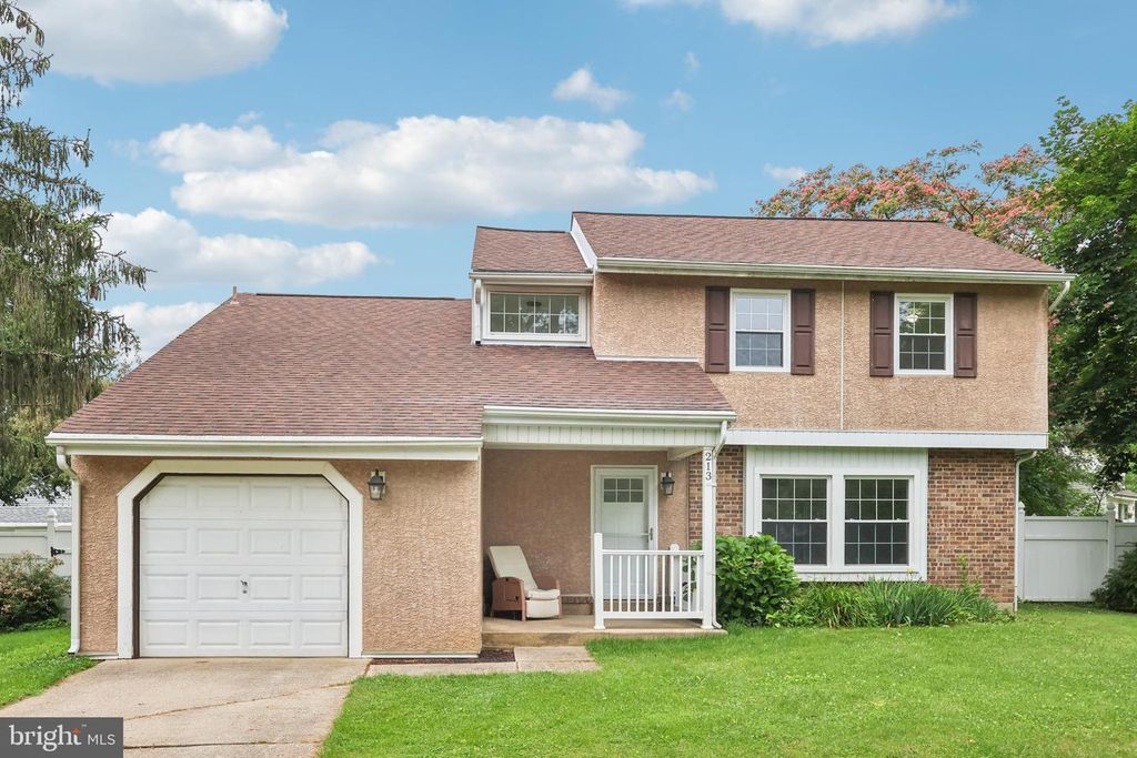 213 HAZEL RIDGE DR, Talleyville, DE 19803