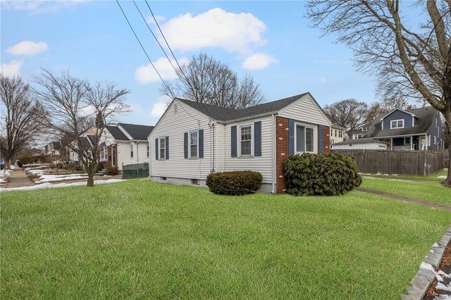 33 Moorland Avenue, Providence, RI 02908