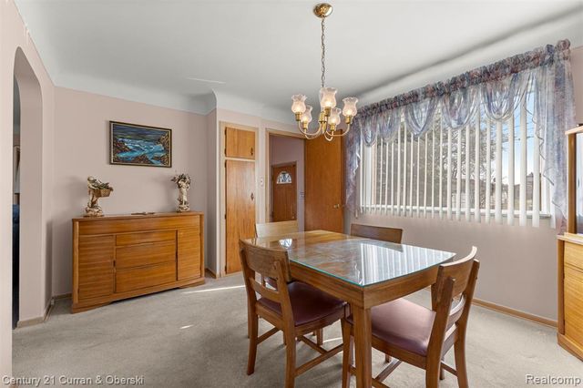 6450 N Lafayette Street, Dearborn Heights, MI 48127