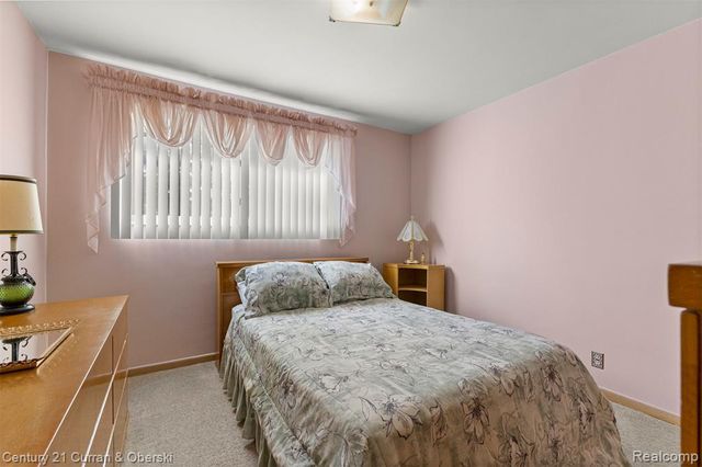 6450 N Lafayette Street, Dearborn Heights, MI 48127