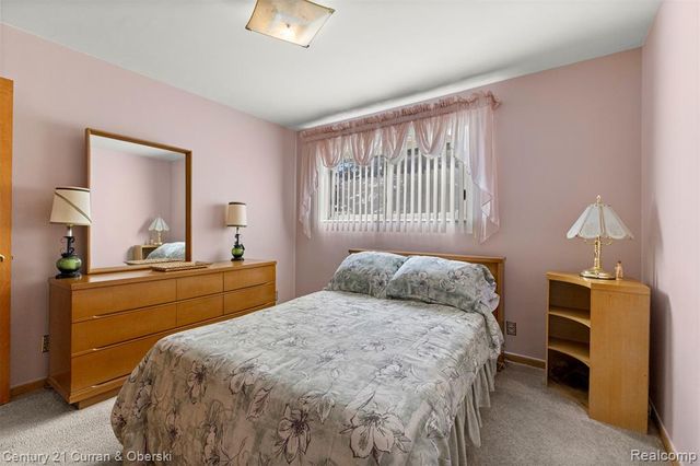 6450 N Lafayette Street, Dearborn Heights, MI 48127