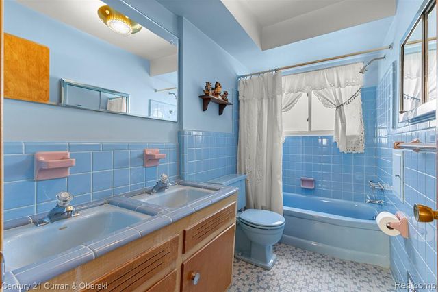 6450 N Lafayette Street, Dearborn Heights, MI 48127