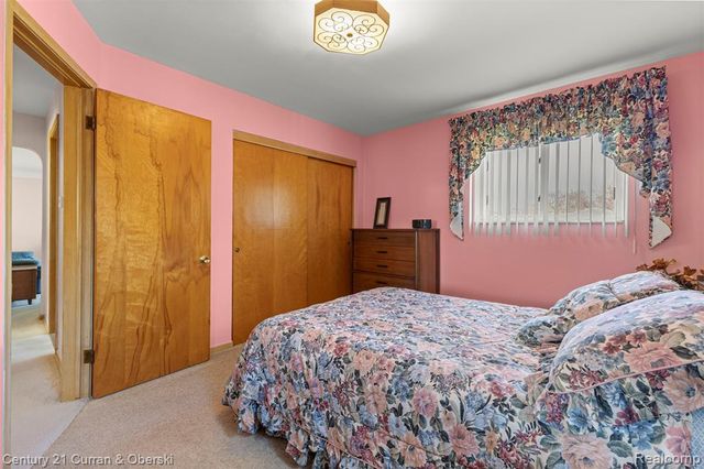 6450 N Lafayette Street, Dearborn Heights, MI 48127