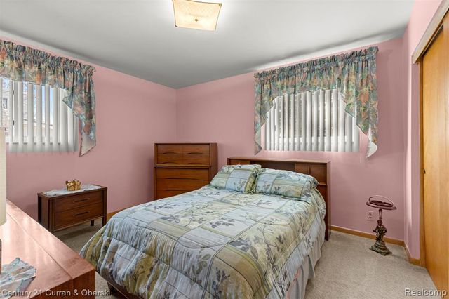 6450 N Lafayette Street, Dearborn Heights, MI 48127