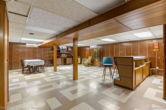 6450 N Lafayette Street, Dearborn Heights, MI 48127