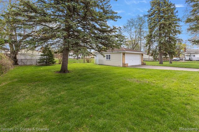 6450 N Lafayette Street, Dearborn Heights, MI 48127