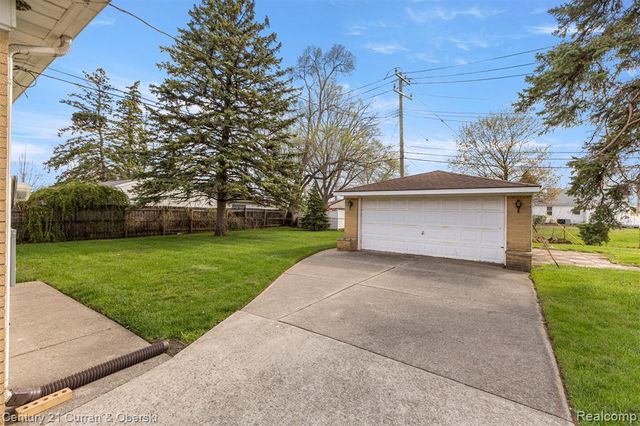 6450 N Lafayette Street, Dearborn Heights, MI 48127