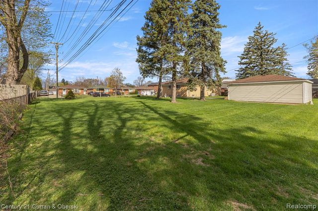 6450 N Lafayette Street, Dearborn Heights, MI 48127