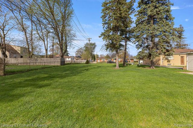 6450 N Lafayette Street, Dearborn Heights, MI 48127