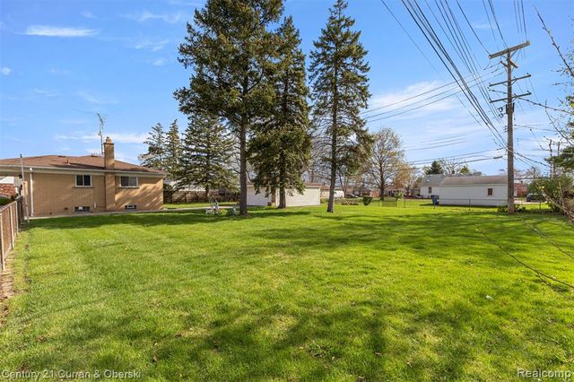 6450 N Lafayette Street, Dearborn Heights, MI 48127