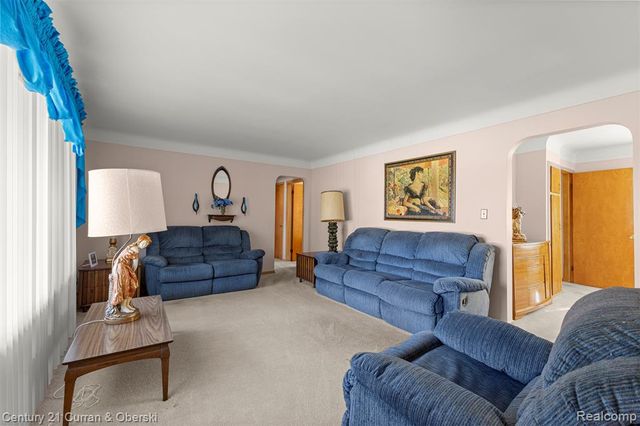 6450 N Lafayette Street, Dearborn Heights, MI 48127