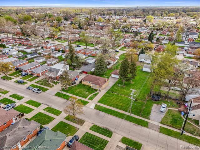 6450 N Lafayette Street, Dearborn Heights, MI 48127