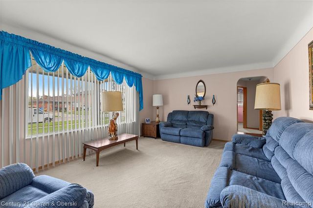 6450 N Lafayette Street, Dearborn Heights, MI 48127