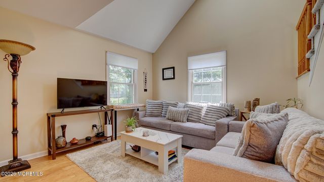 16 Whitman Court, Freehold, NJ 07728