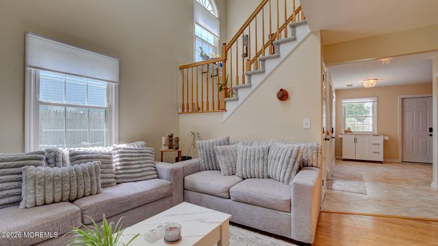 16 Whitman Court, Freehold, NJ 07728