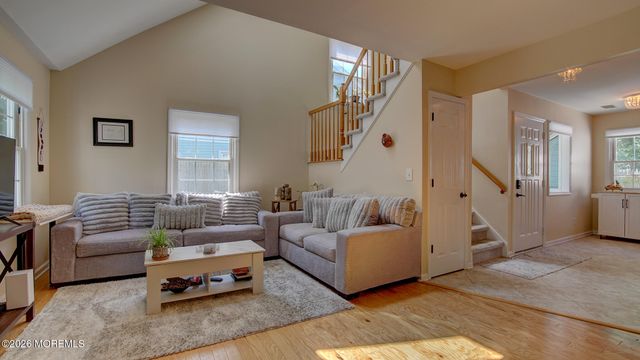 16 Whitman Court, Freehold, NJ 07728