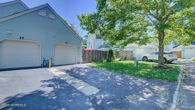 16 Whitman Court, Freehold, NJ 07728
