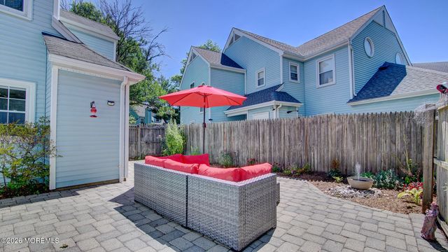 16 Whitman Court, Freehold, NJ 07728