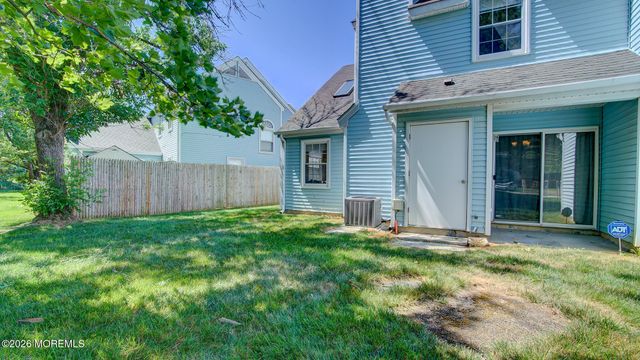 16 Whitman Court, Freehold, NJ 07728