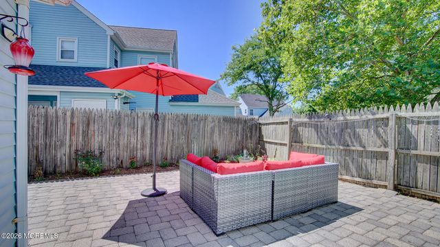 16 Whitman Court, Freehold, NJ 07728