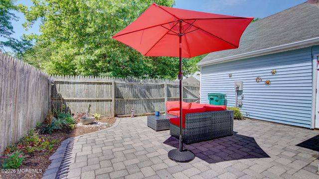 16 Whitman Court, Freehold, NJ 07728