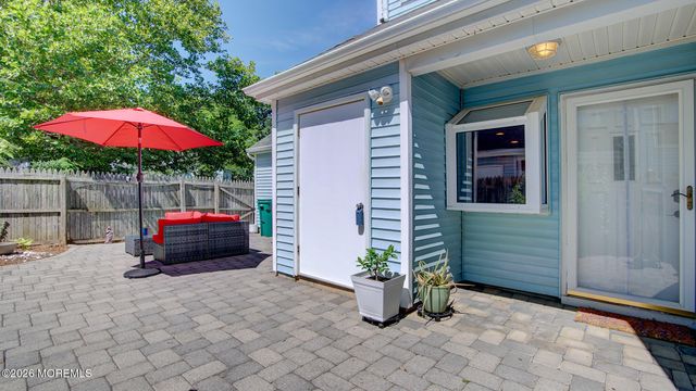 16 Whitman Court, Freehold, NJ 07728